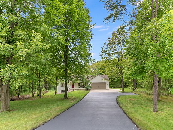 2nd image of 2045 Winding Oak Dr