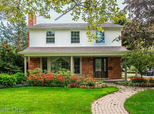 32400 Sheridan Dr, Beverly Hills, MI 48025