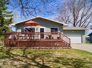 319 15th St NE, Devils Lake, ND 58301