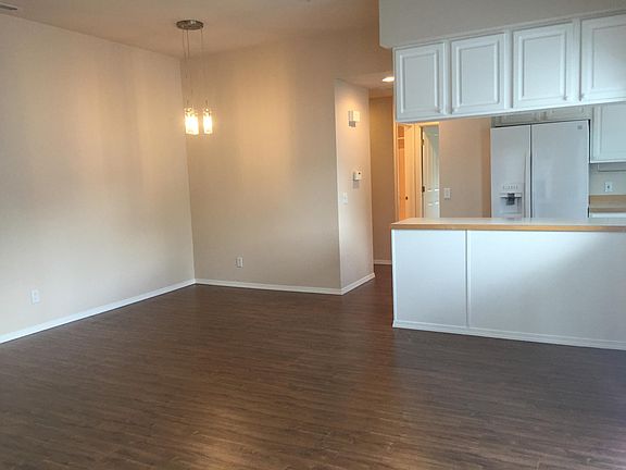 4th image of 23758 SE Summerhill Ln #3-4