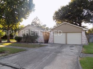 5815 Oaklynn Dr, Spring, TX 77373