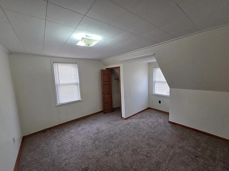 250 State Ave — Photo 4