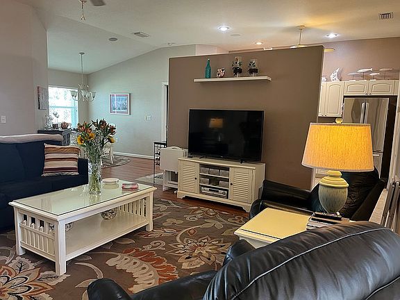 3rd image of 2044 Ashley Oaks Cir