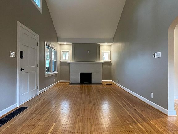 2nd image of 4837 N Kenwood Ave