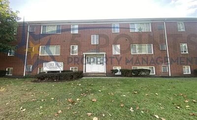 1st image of 24600 Euclid Ave APT 304