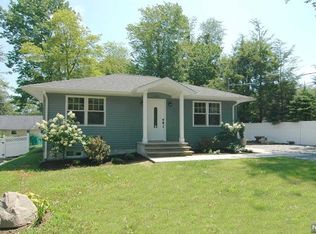 409 Biglow Ln, Highland Lakes, NJ 07422