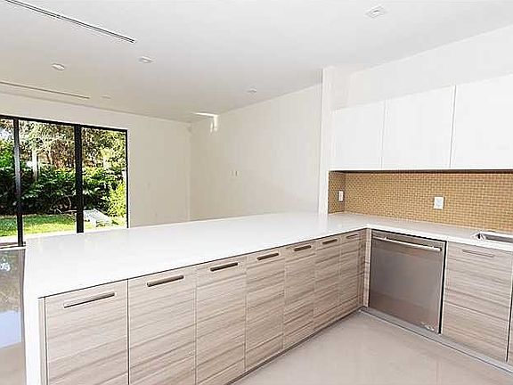 5th image of 3072 New York St #3072