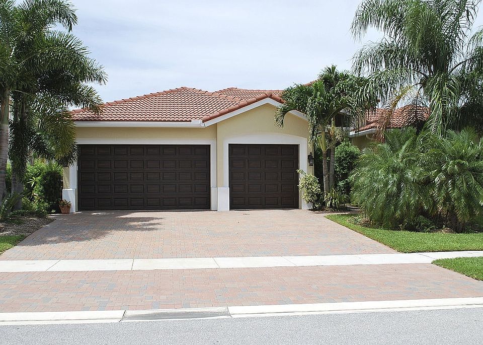 1st image of 11425 Manatee Bay Ln