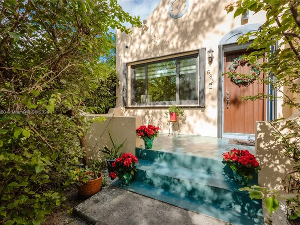 683 NE 117th St, Biscayne Park, FL 33161