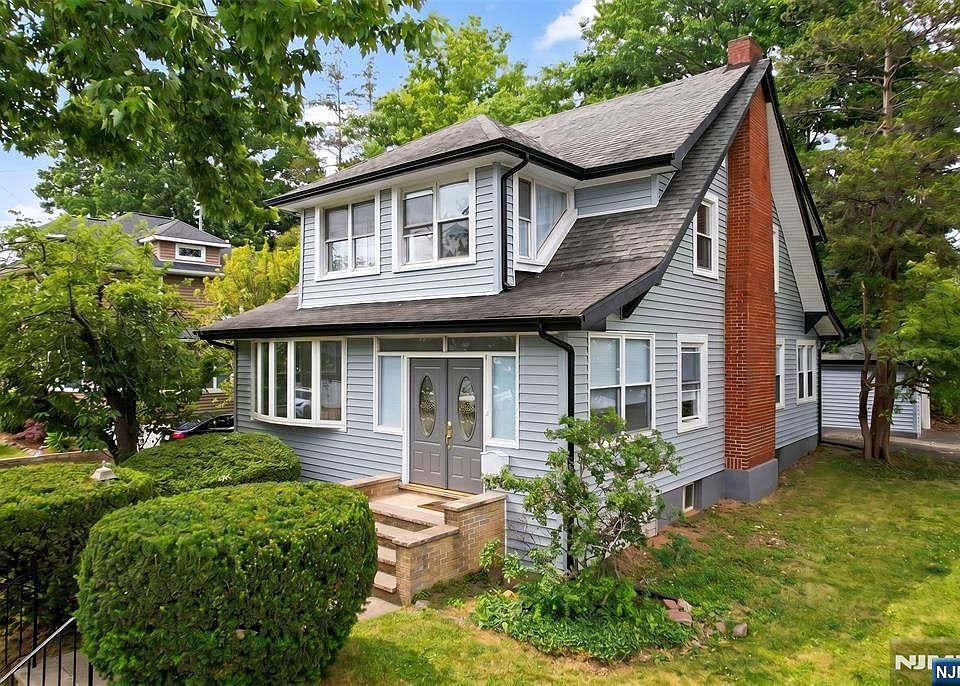 1st image of 933 Maple Ave