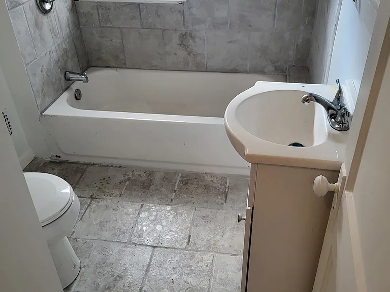 2269 Clairmount St — Photo 3
