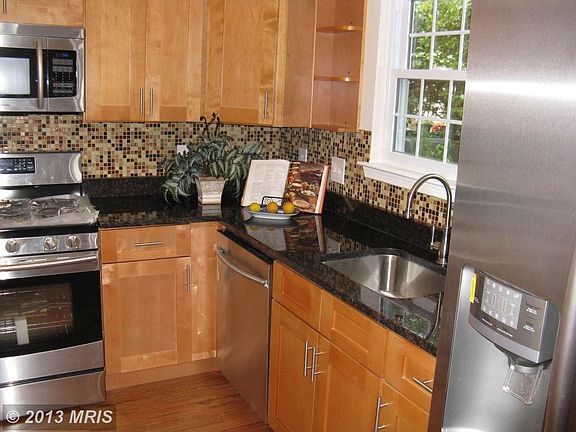 4th image of 6018 Basingstoke Ct