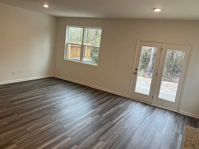 3 bed, 2.5 bath, 1941 sqft, $1,995 — Photo 4