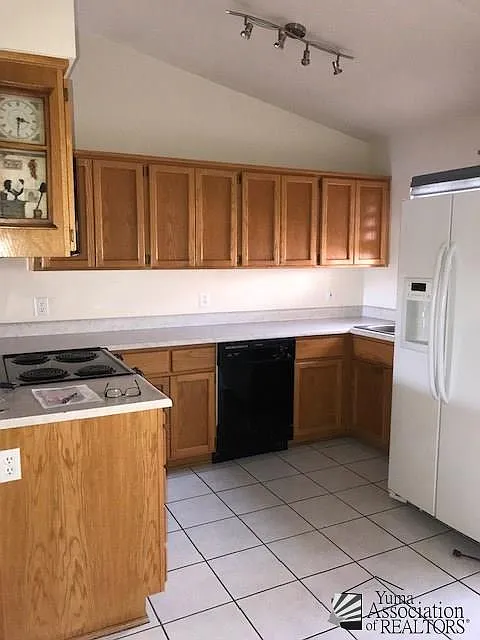 3 bed, 2.0 bath, 1024 sqft, $1,550 — Photo 4