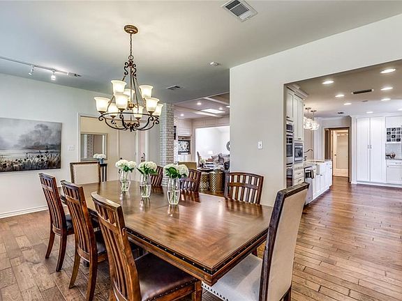 5th image of 9614 Mill Hollow Dr
