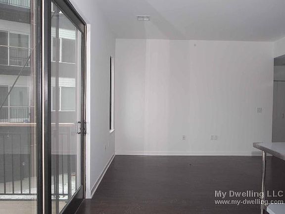 4th image of 2440 S Kinnickinnic Ave APT 208