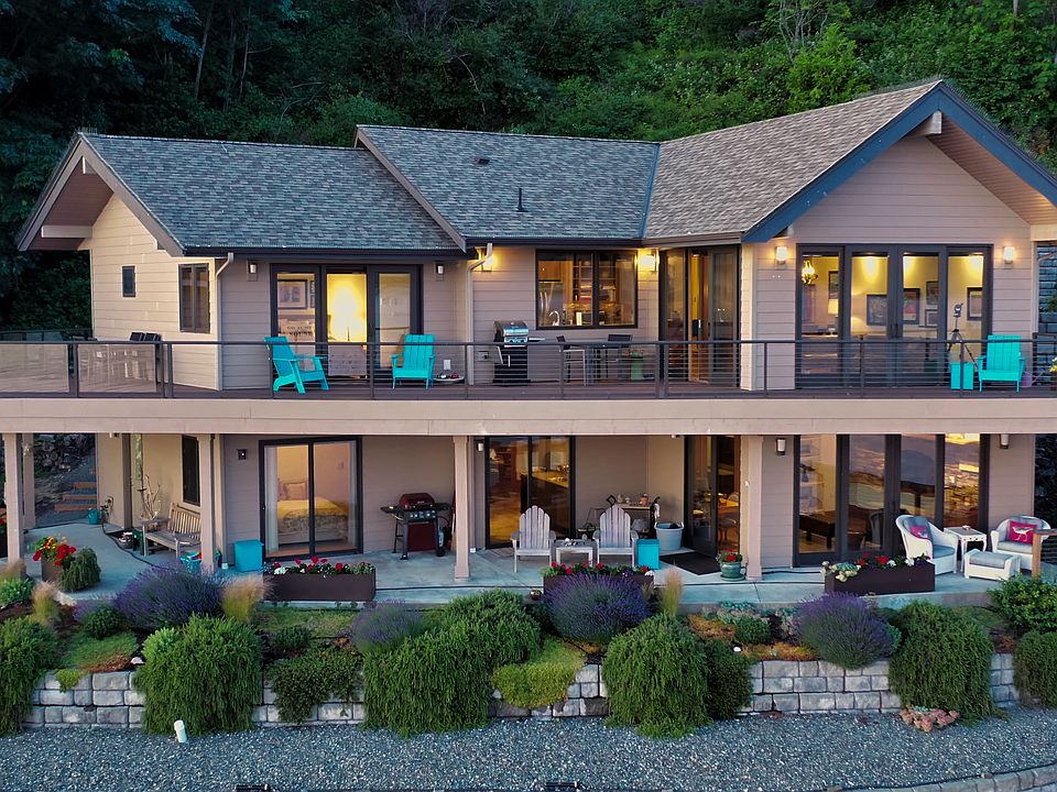 Waterside of the house