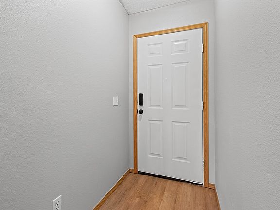 4th image of 2916 NE 16th St