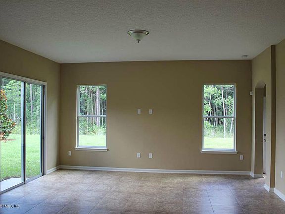 3rd image of 489 Cranbrook Ct