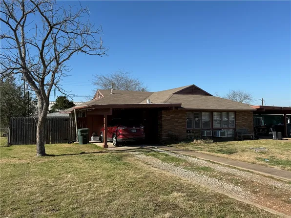 608 Mary Lake Dr, Bryan, TX 77801