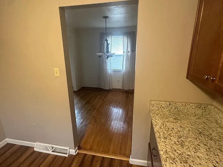 11280 James St — Photo 5