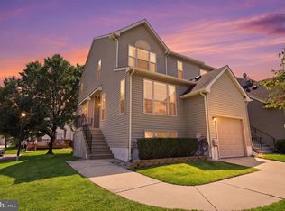10 Larkspur Ct, Delran, NJ 08075