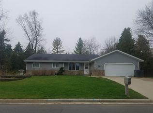 151 Fox Glen Rd, Fredonia, WI 53021