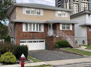 1241 16th St FLOOR 2, Fort Lee, NJ 07024