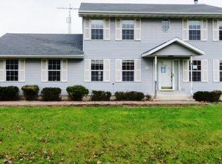 210 E Grant St, Creston, IL 60113
