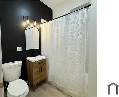 4354 W Washington Blvd #102 — Photo 3
