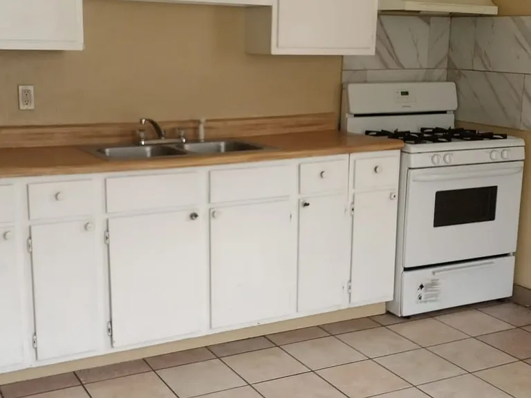 5565 Jordan Dr — Photo 6