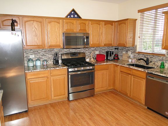 3rd image of 1007 Neufairfield Dr
