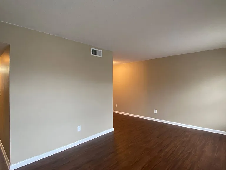 Club View Apartments — Photo 26