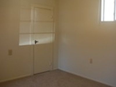 4th image of 5640 Sultana Ave