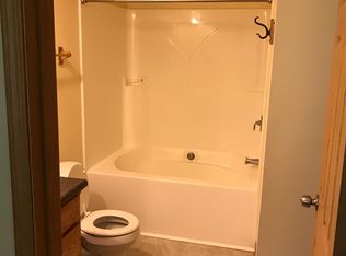1542 Sunshine St, Oregon, OH