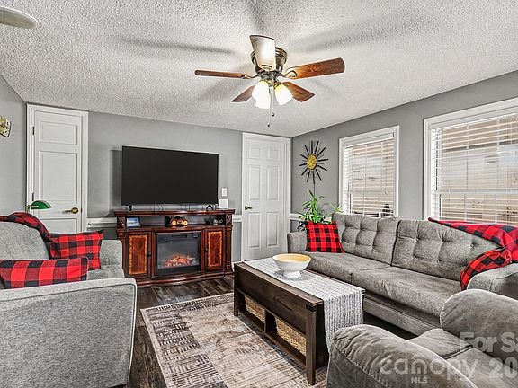 5th image of 121 Grand View Dr #202/202A