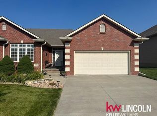 7534 Greycliff Dr, Lincoln, NE 68516