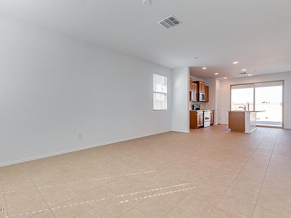 4th image of 501 N Rainbow Way