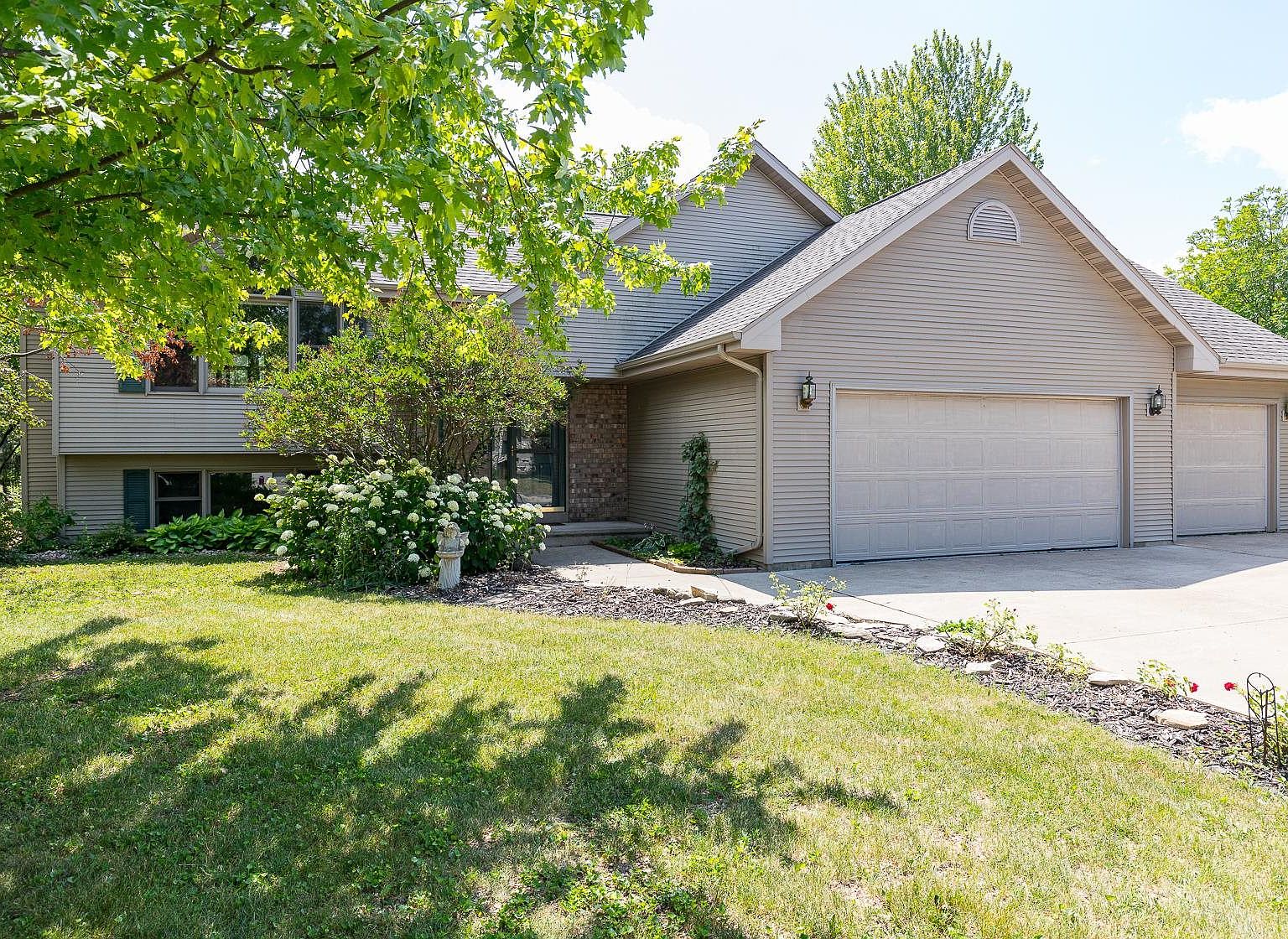 4105 Westview Ln, Oshkosh, WI 54904 | Zillow