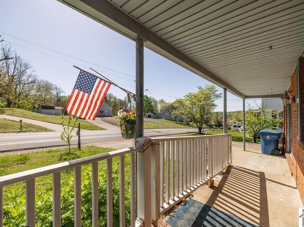 643 N 4th St, Wickliffe, KY 42087