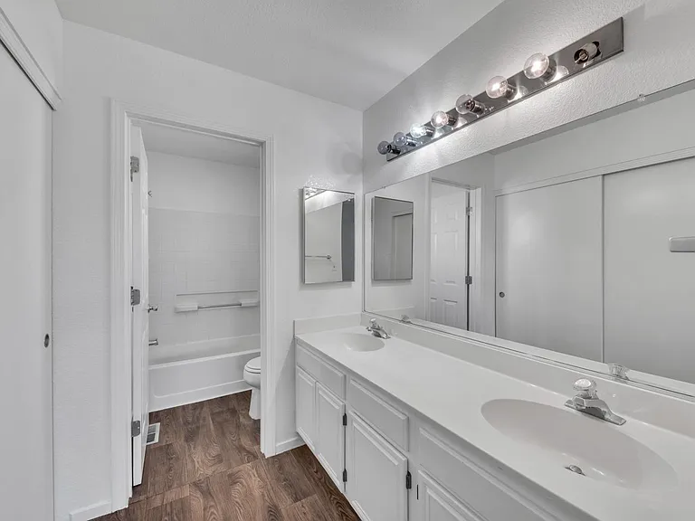 1620 Marinette Ct — Photo 13