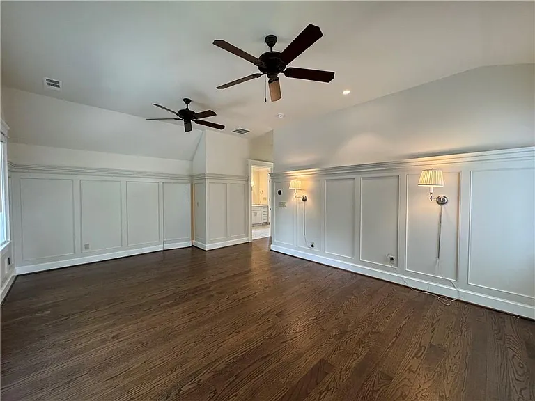 277 Prospect Pl NE — Photo 36