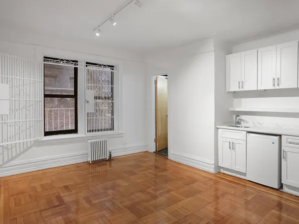 111 W 16th St, New York, NY