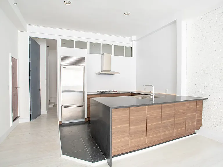 93 Grand St #3 — Photo 15