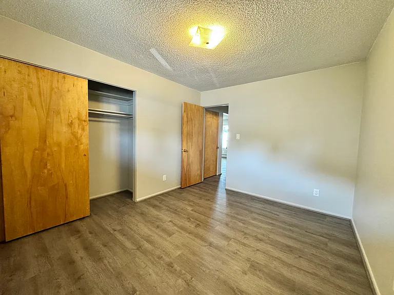 1091 Helena Ave — Photo 10