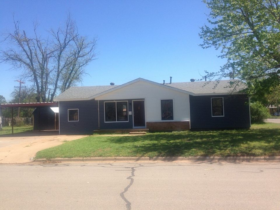 2nd image of 1005 Rosebud St