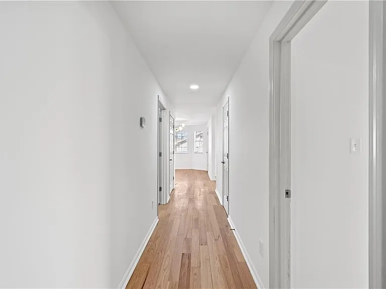 567 Winton Ter NE #A — Photo 2