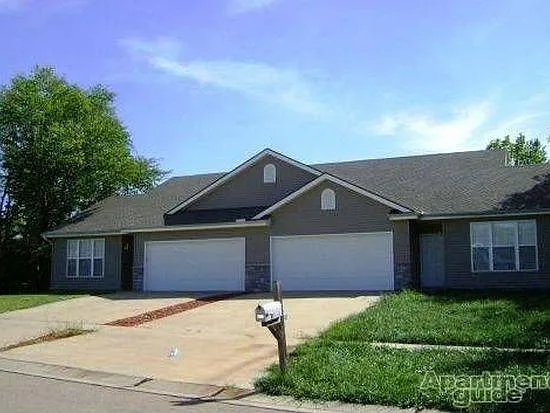 3413 SE Taurus Ave — Photo 1