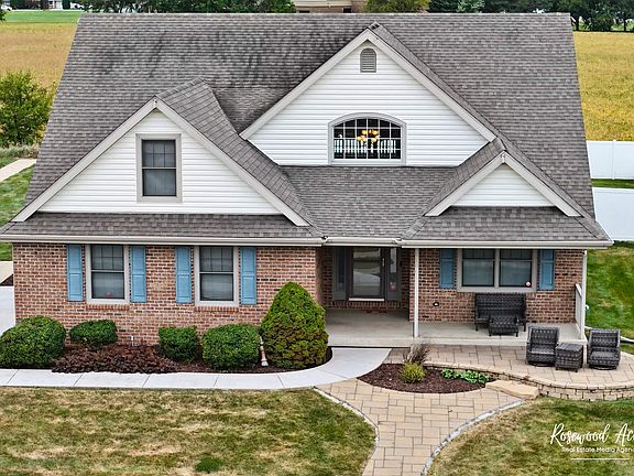 4th image of 610 Peony Ln