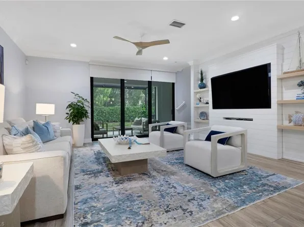 12973 Pembroke Dr, Naples, FL 34105